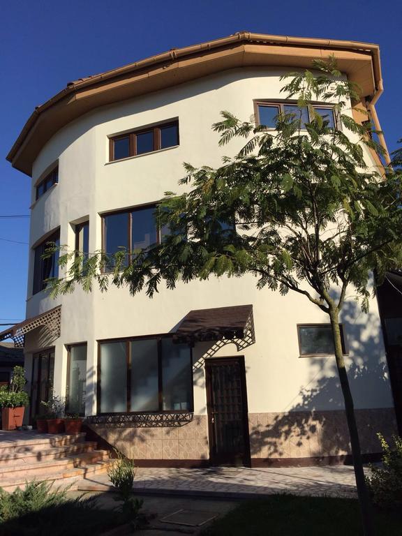ホテル Casa Craiova Nuova エクステリア 写真