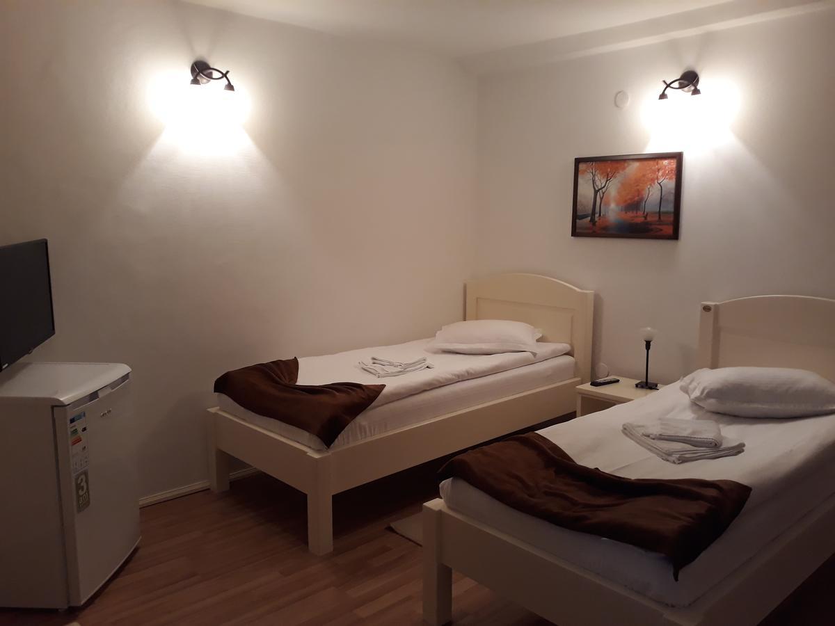 ホテル Casa Craiova Nuova エクステリア 写真